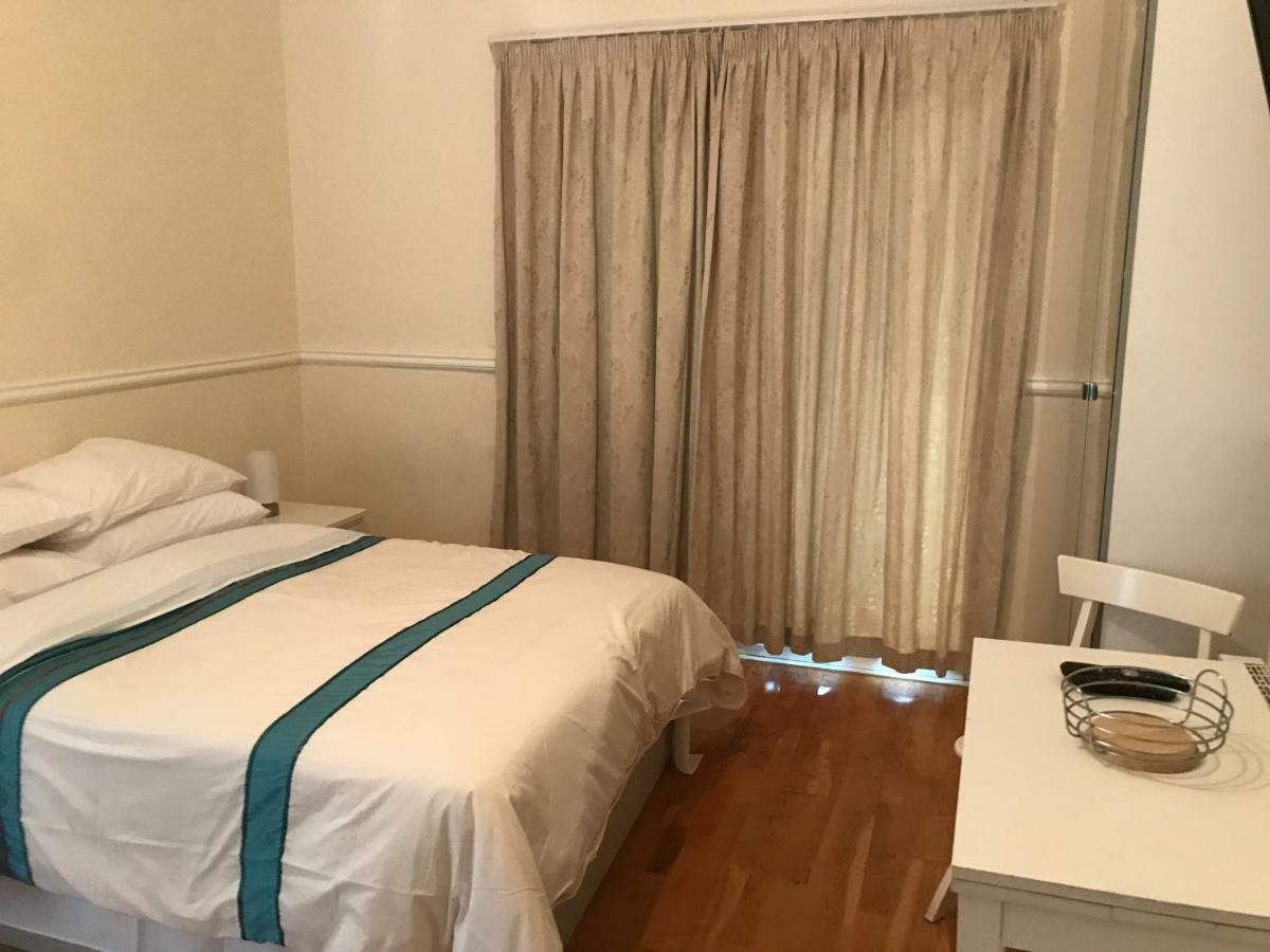 Deluxe Studio