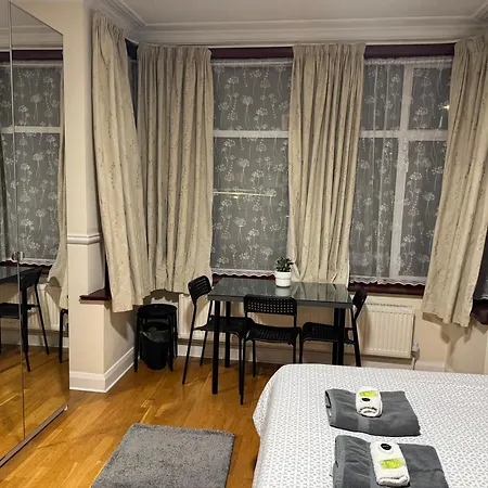Gladstone Lodge-2